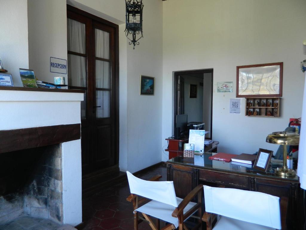 Hostal El Cerrito San Lorenzo Сан-Лоренсо Экстерьер фото